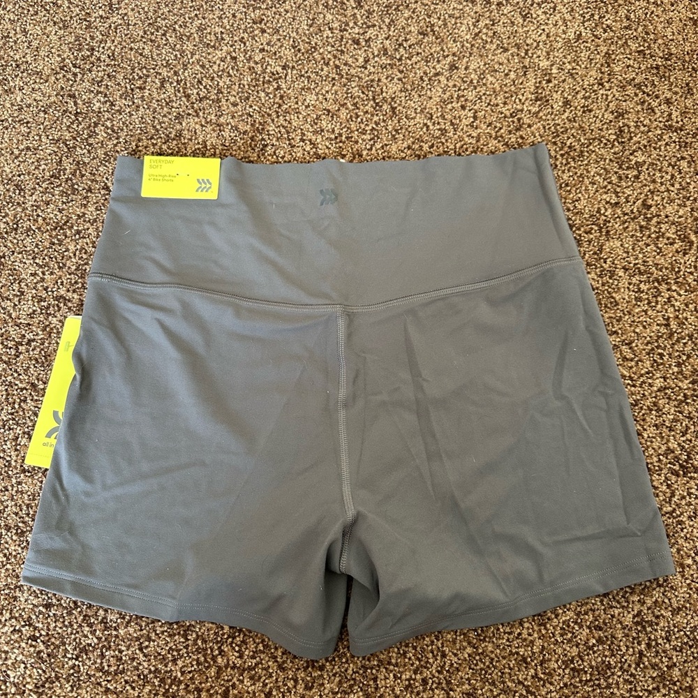All in Motion Women's Gray Bike Shorts - Picture 5 of 6